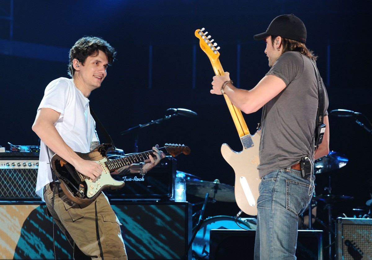 Trial manggung di ruang publik